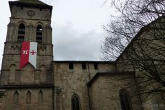 La montée du drapeau ostensionnaire