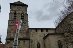 La montée du drapeau ostensionnaire